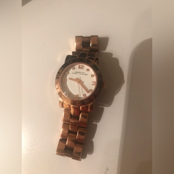 « ROSE GOLD » Marc Jacobs watch- Small Wrist only - Picture 1 of 4